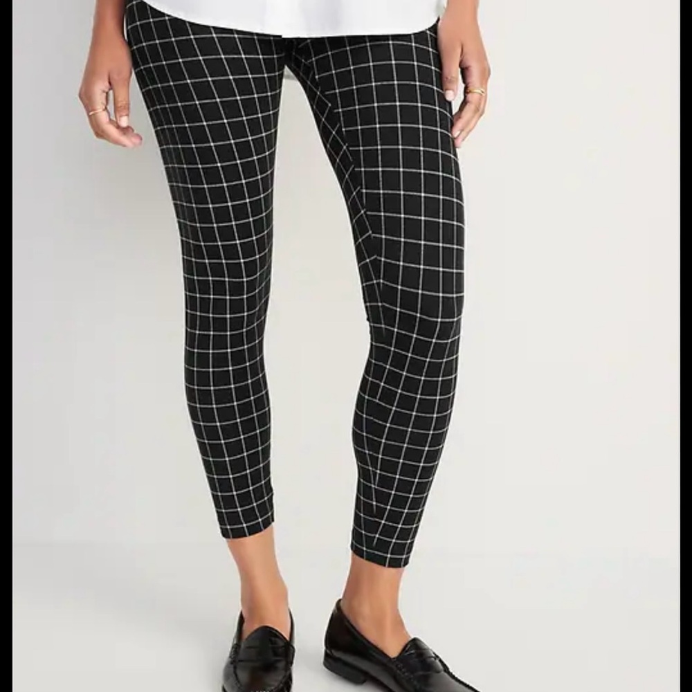 Old Navy Black and White Checkered Leggings